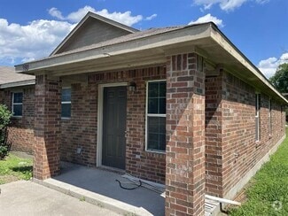 Building Photo - 990 W Oak St