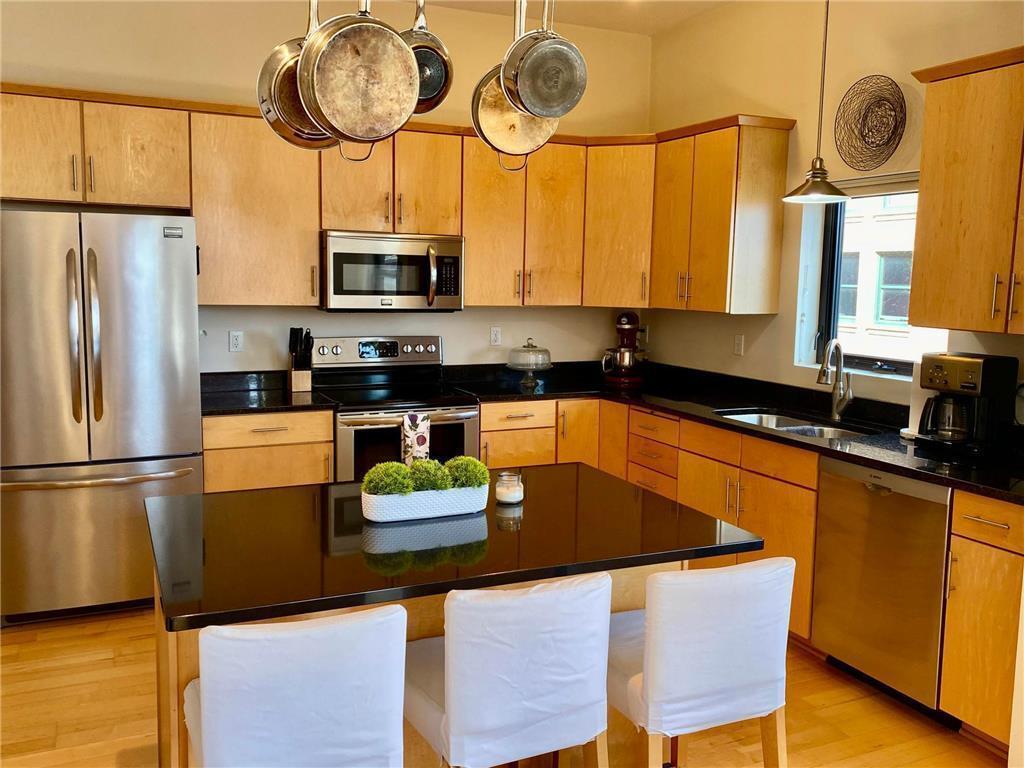 Foto principal - 270 4th St E