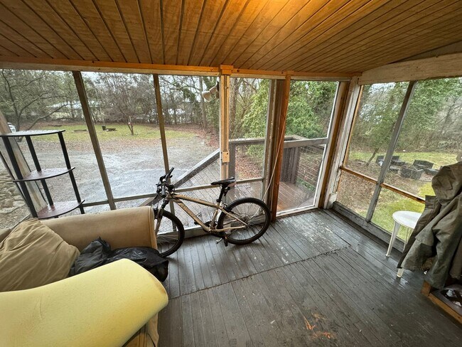 Foto del edificio - Gorgerous 3 Bedroom Walkable to Campus