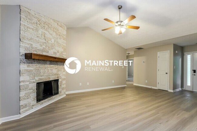 Foto del edificio - 3 Bedroom Pet-Friendly Home in Gainesville, GA with Main Street Renewal