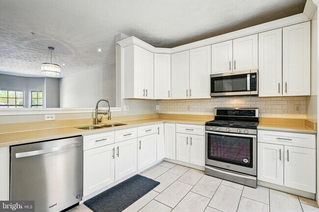 Foto del edificio - 4106 Lavender Ln