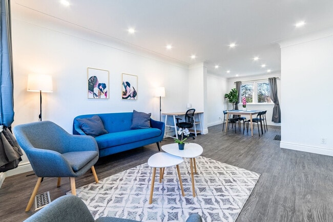 Building Photo - 556 Appleby Line