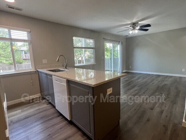 Foto del edificio - 12612 Fairfax St
