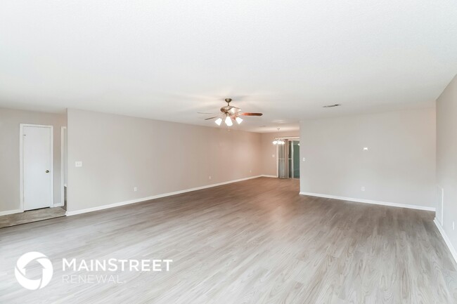 Foto del edificio - 2932 Olson Ln N