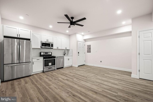 Building Photo - 437-39 W Girard Ave