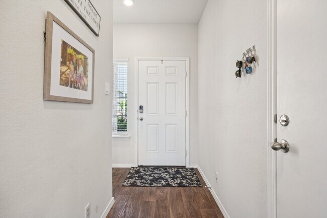 Foto del edificio - "Rent to Own this Charming 3-Bed Oasis with 18 month lease!*"