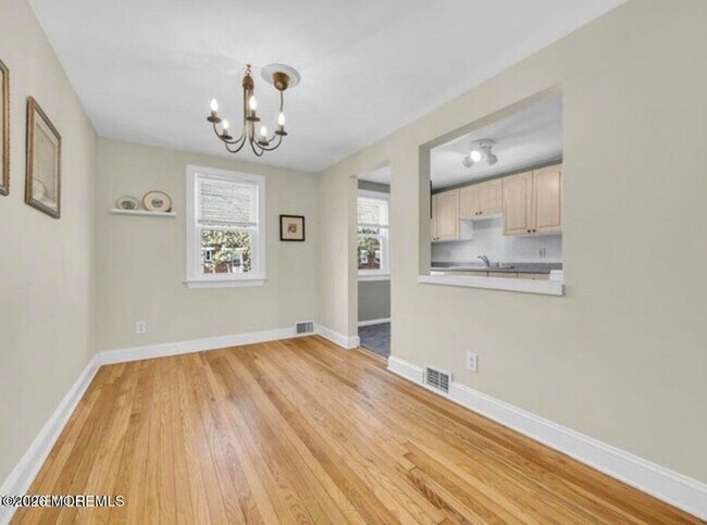 Foto del edificio - 317-325 N Bath Ave