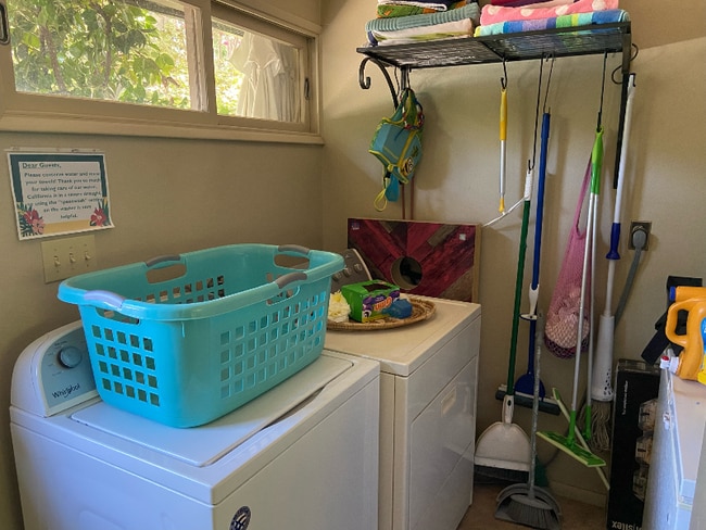 Building Photo - 914 Arbutus Ave