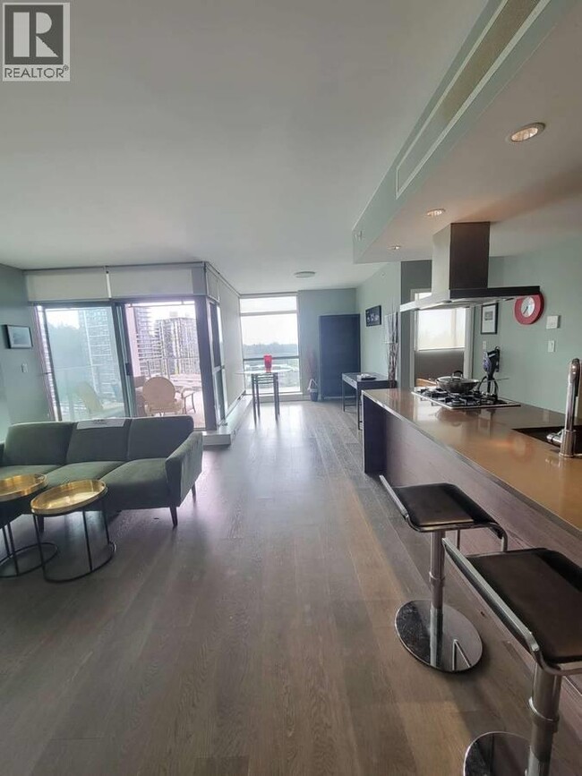 Building Photo - 5782 Berton Ave