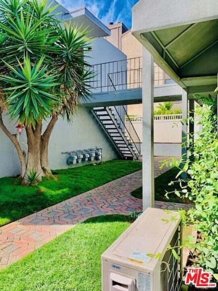 Foto del edificio - 451 Ivy St