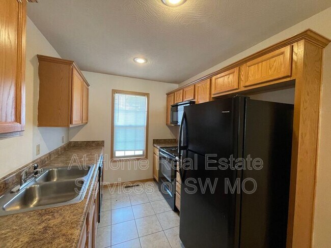 Foto del edificio - 1145 N Northwood