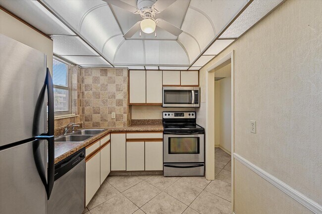 Foto del edificio - 719 Lori Dr