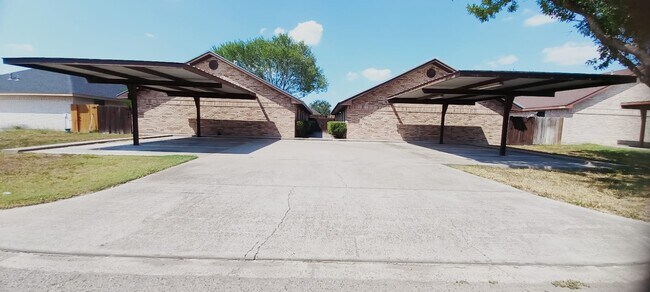 Foto del edificio - 1301 W Carmen Ave