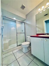 Building Photo - 1320 SE 6th Ave