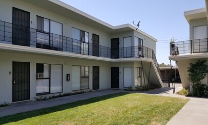 Building Photo - 10601 Parrot Ave
