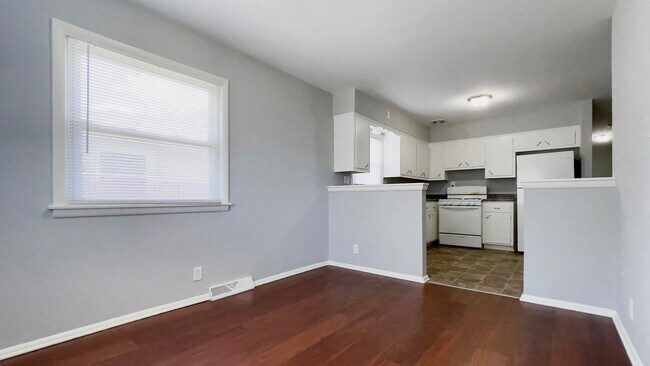 Foto del edificio - 5747 N 93rd St