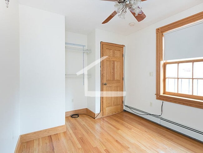 Photo - Nicely updated 1 bed for September! House