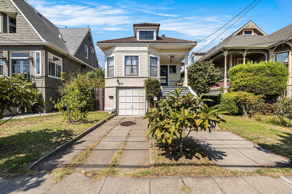 Primary Photo - 1703 Broadway