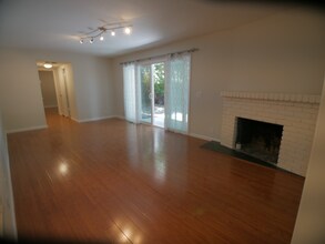 Building Photo - 1285 Manchester Dr