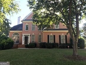 Building Photo - 230 Ridgewood Dr