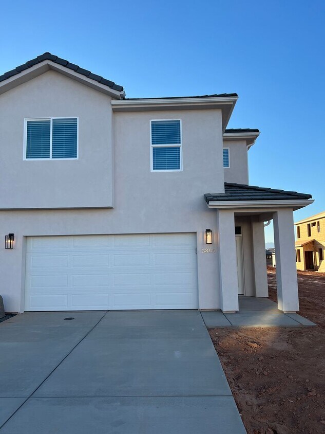 Foto principal - 3 Bedroom 2.5 Bathroom Townhome in Washing...