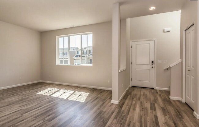 Building Photo - Like New 4 Bed Home Near Old Mill with A/C, Pool Access