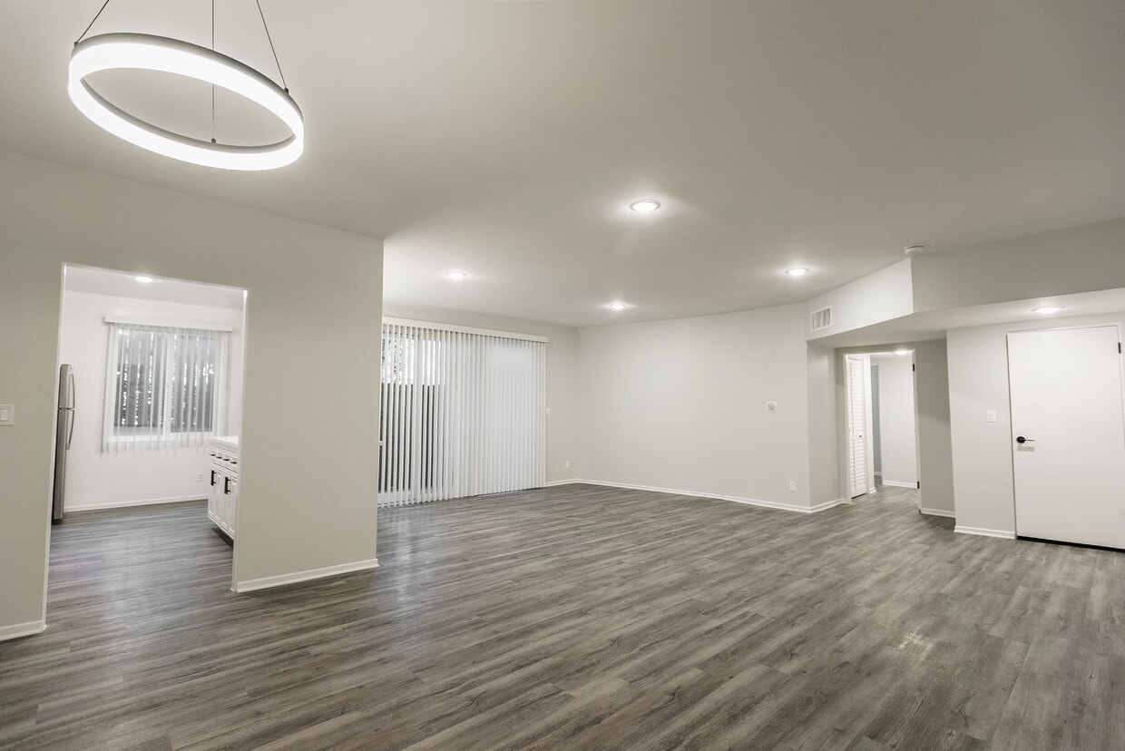 Foto principal - Pinewood Lane Apartments