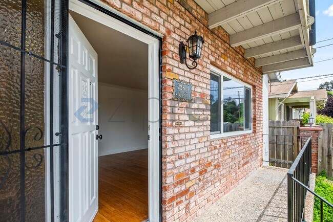 Building Photo - Unit 22814