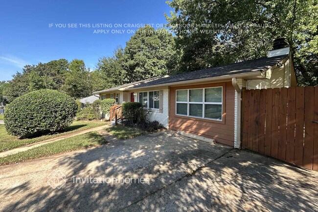 Building Photo - 3237 Tulip Dr