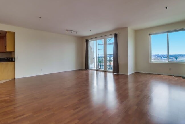Building Photo - Amazing 2 Bedroom in Bankers Hill