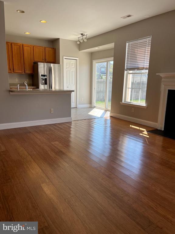 Building Photo - 3650 Rolling Hills Dr