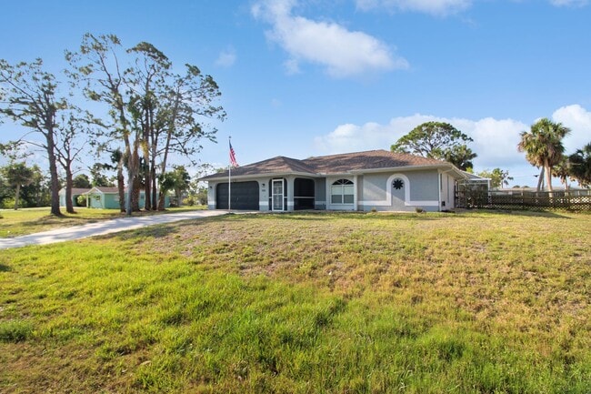 Building Photo - Overbrook Gardens Annual Pool Home for Rent