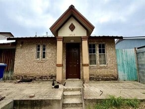 Building Photo - 1419 Reagan Dr