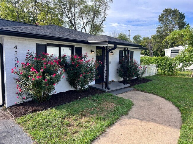 Foto del edificio - 4305 10th Ave