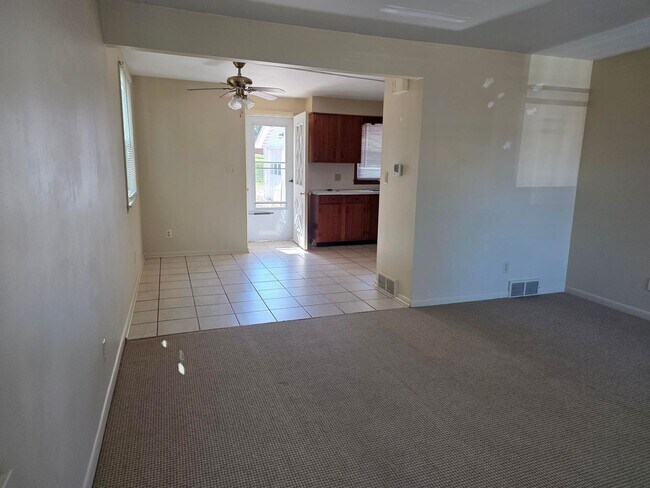 Foto del edificio - 711-713 Fairbanks St