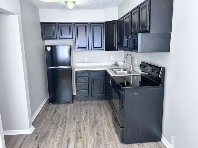 Building Photo - 947 W McKay Rd