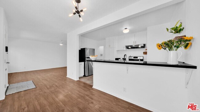 Foto del edificio - 12808 Matteson Ave