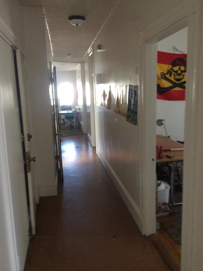 Building Photo - 55H