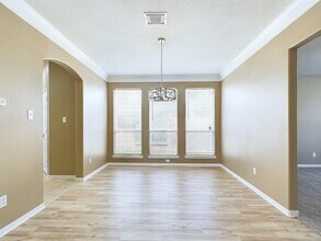 Building Photo - 17107 Dawn Shadows Dr