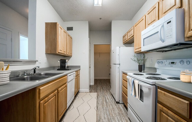 Building Photo - Leyland Pointe