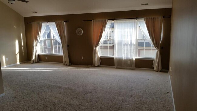 Foto del edificio - 4041 Cornerstone Drive