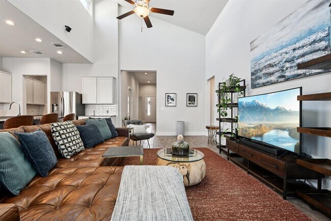 Building Photo - 11212 Charger Wy