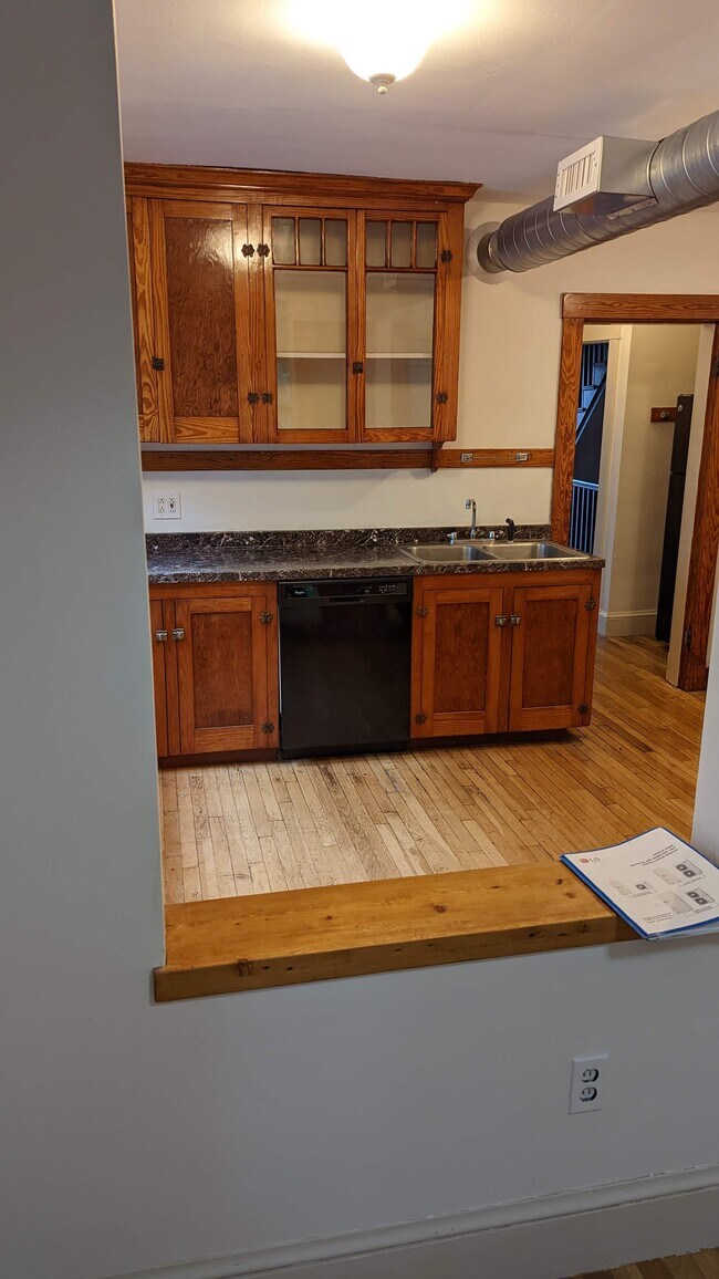 kitchen pass through - 255 Chestnut Ave