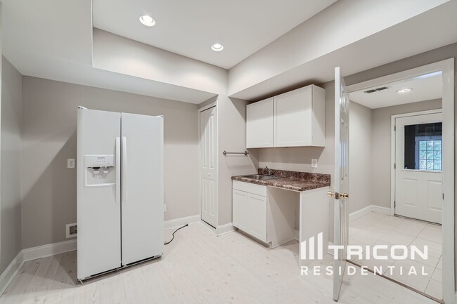 Building Photo - 1410 Bentwater Dr