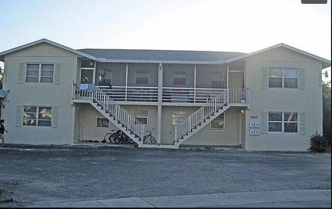 Building Photo - 1220 NW 16th Ave