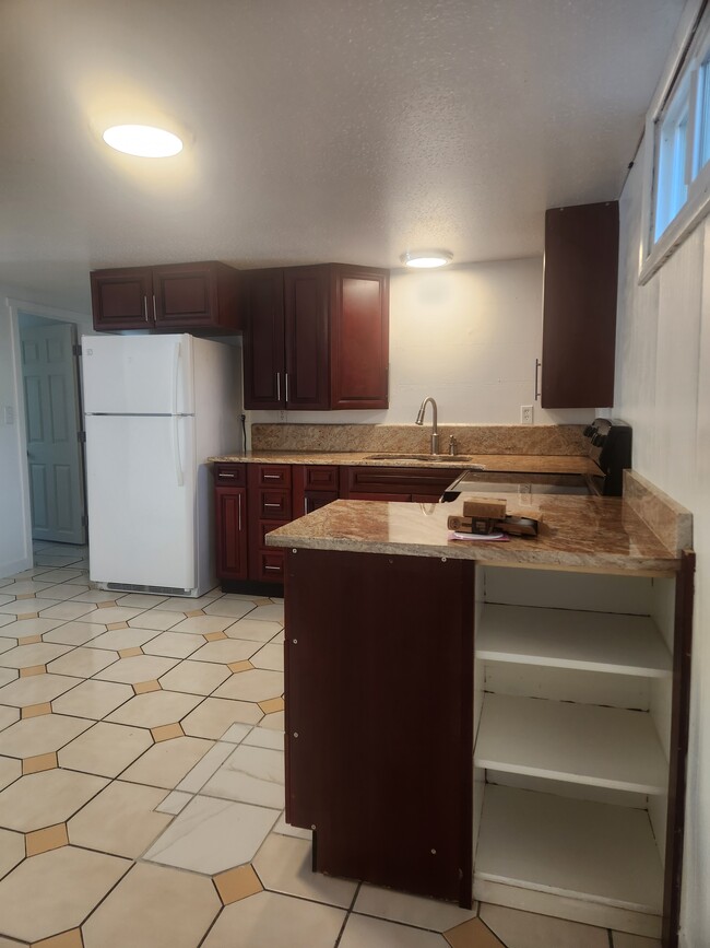 Building Photo - B-Cozy Villa Apartments