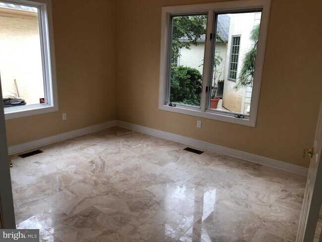 Foto del edificio - 325 Overlook Ln