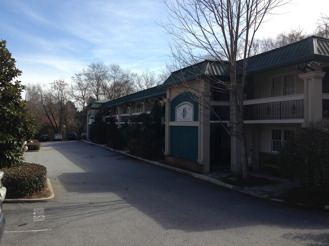 Photo - 655 E Campus Rd Apartments