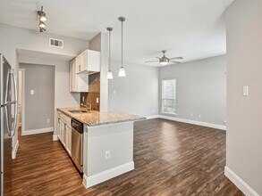 Building Photo - 4211 Clay Hill Dr