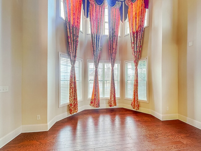 Building Photo - 5301 Cedar Mill Dr